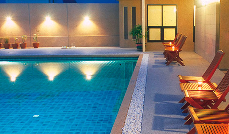 palace-swimming-pool